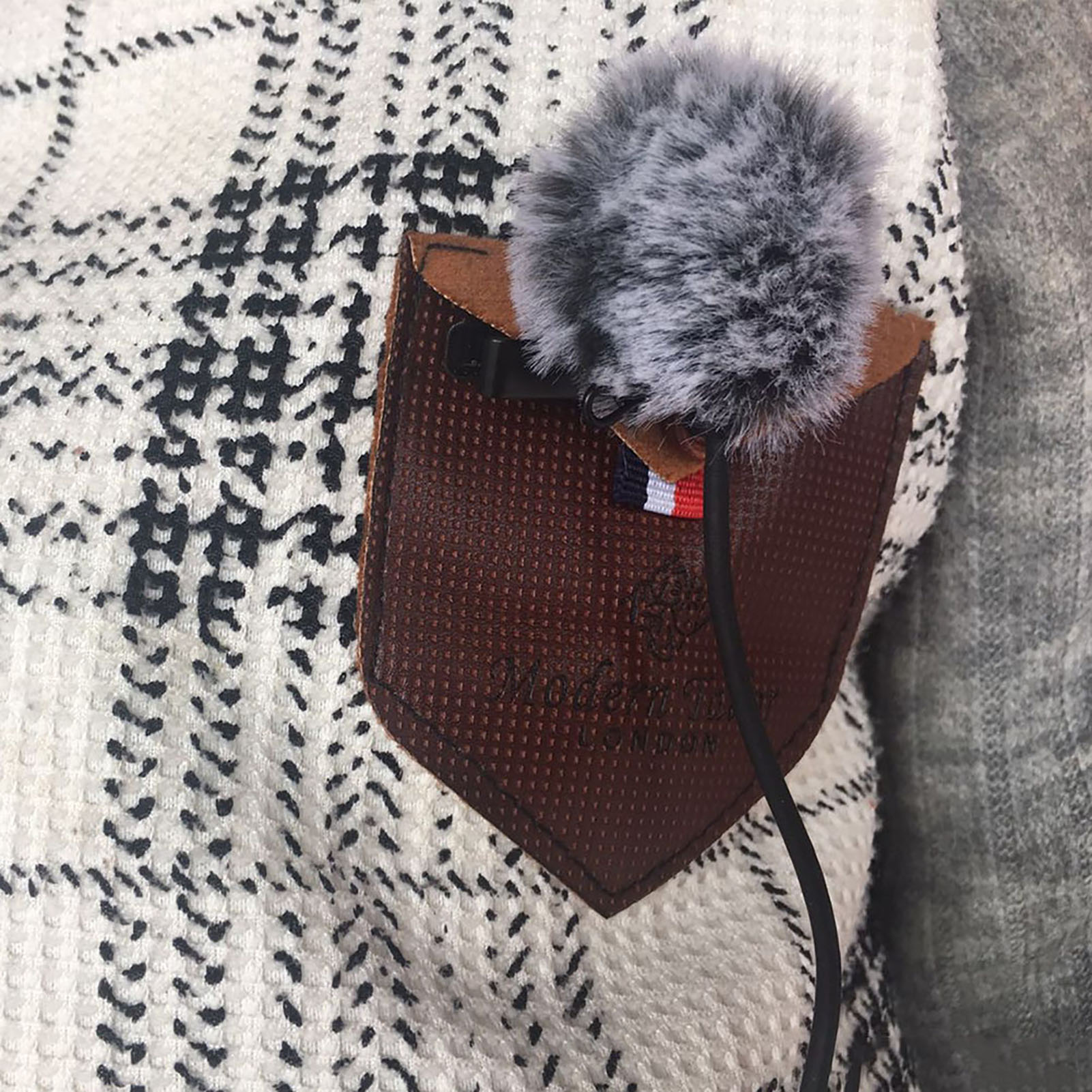 Durable Black Microphone Furry Cover Windscreen Windshield Muff Fur For Wm KRI✈️